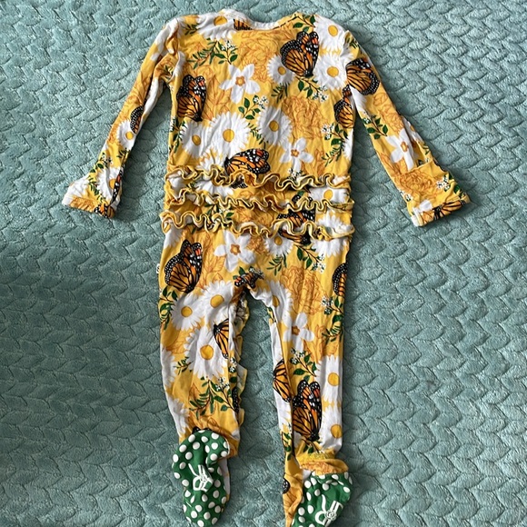 Any 2 for $20 - Picture 2 of 3